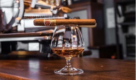 Cigars and speakeasy of the prohibition days ‹ Greets Paris