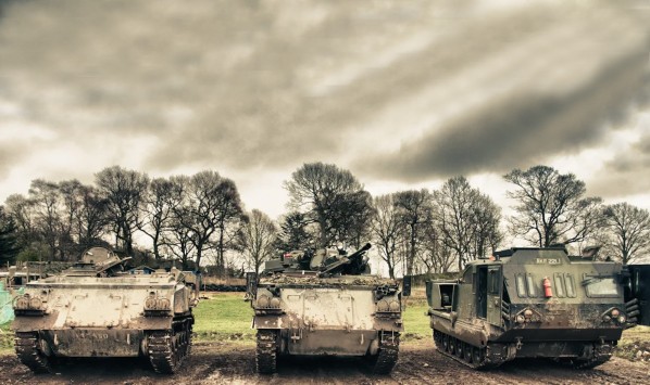 COMBAT DE TANK, A BORD D'UN TANK  ‹ Greets Paris