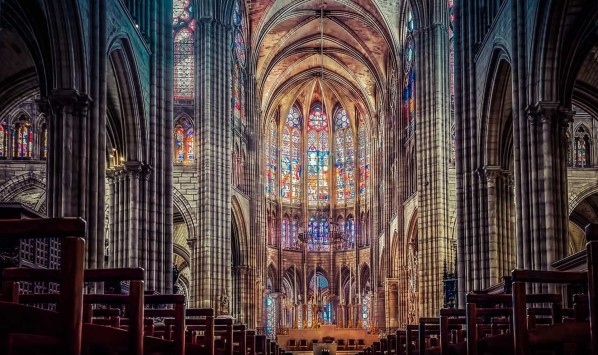 Cathedral Basilica of Saint-Denis, necropolis of the Kings of France‹ Greets Paris
