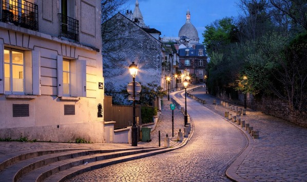 MONTMARTRE AND ITS SECRETS