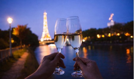 Celebrate Valentine’s Day in Paris ‹ Greets Paris