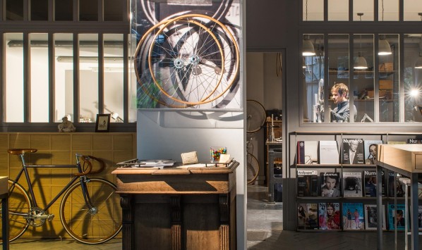 THE FRENCH CYCLING ART OF LIVING ‹ Greets Paris