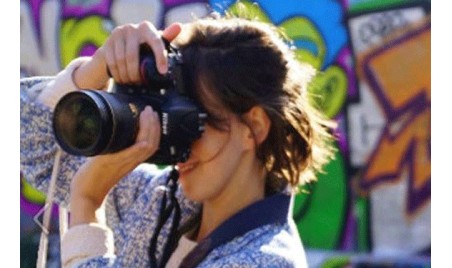 REveal the underside of the crazy horse CABARET