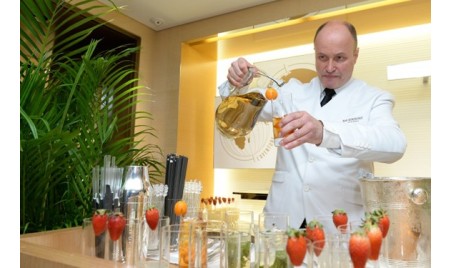 Découvrez la Mixologie en compagnie du meilleur Barman au monde.