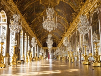 Discover the Palace of Versailles in a brand new light!