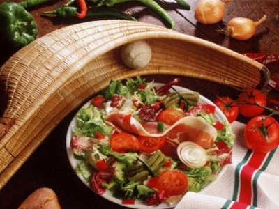 TRY THE BASQUE PELOTE WITH A CHAMPION IN THE SOUTH WEST