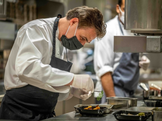 LE PALACE LA RÉSERVE PARIS « AT HOME »